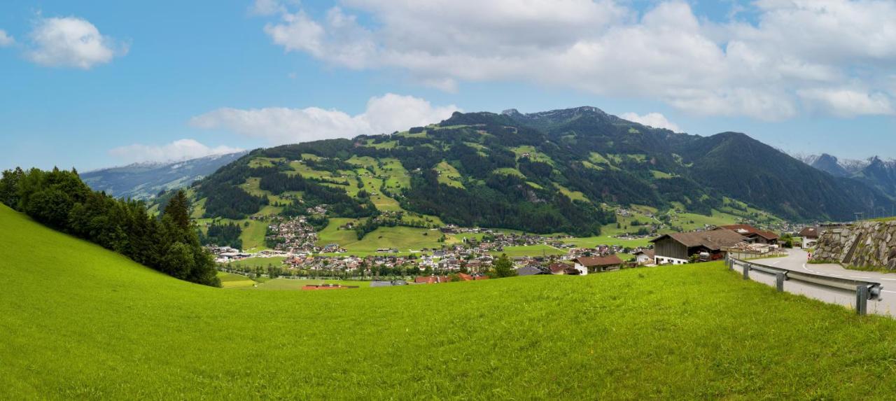 Haus Agnes Daum Lägenhet Hippach Exteriör bild